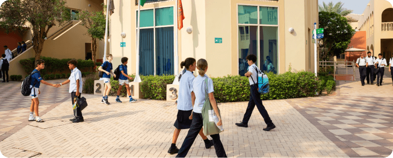 case-study-jess-students-walking